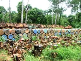 Sucata de garimpo se acumula na base da PF
